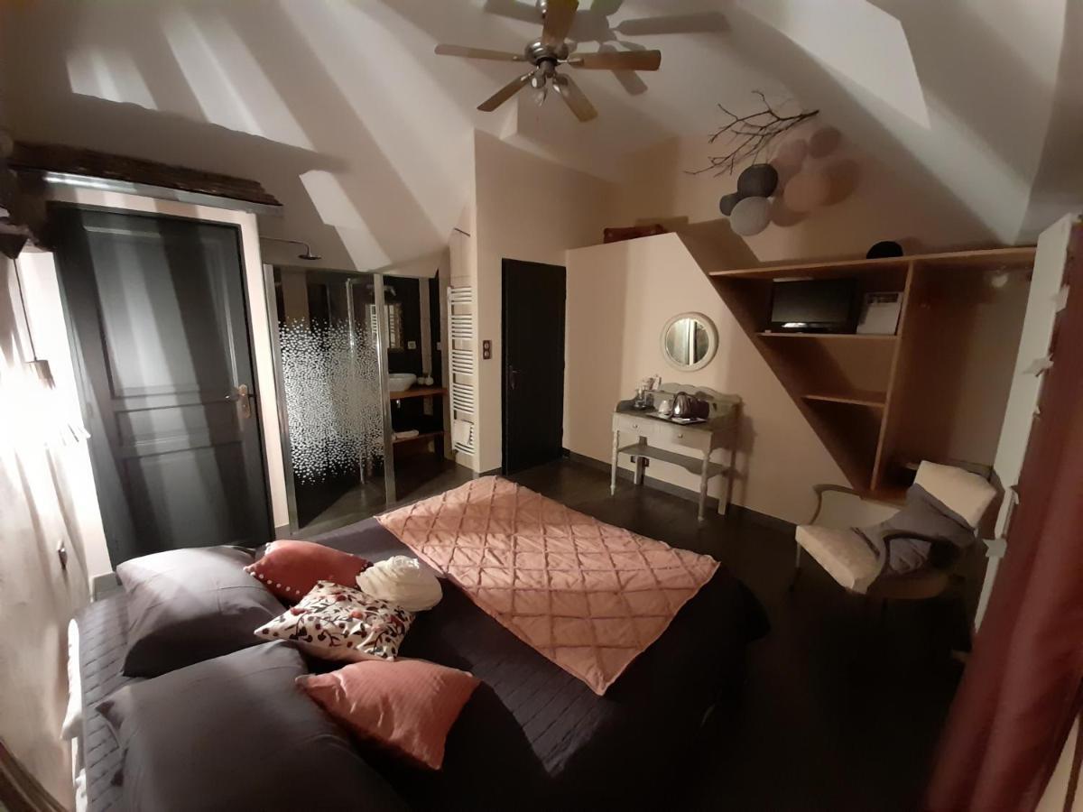 Les Hotes Du Lac, Chambres Et Tables D'Hotes Mandailles  외부 사진